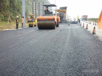 科學養護瀝青道路 工程管理視角下的行車安全保障策略